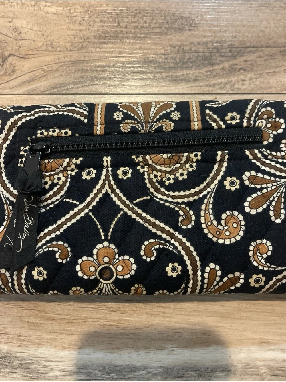 Vera Bradley Quilted Trifold Wallet Organizer Clutch Retired Pattern Caffe Latte - Picture 2 of 3